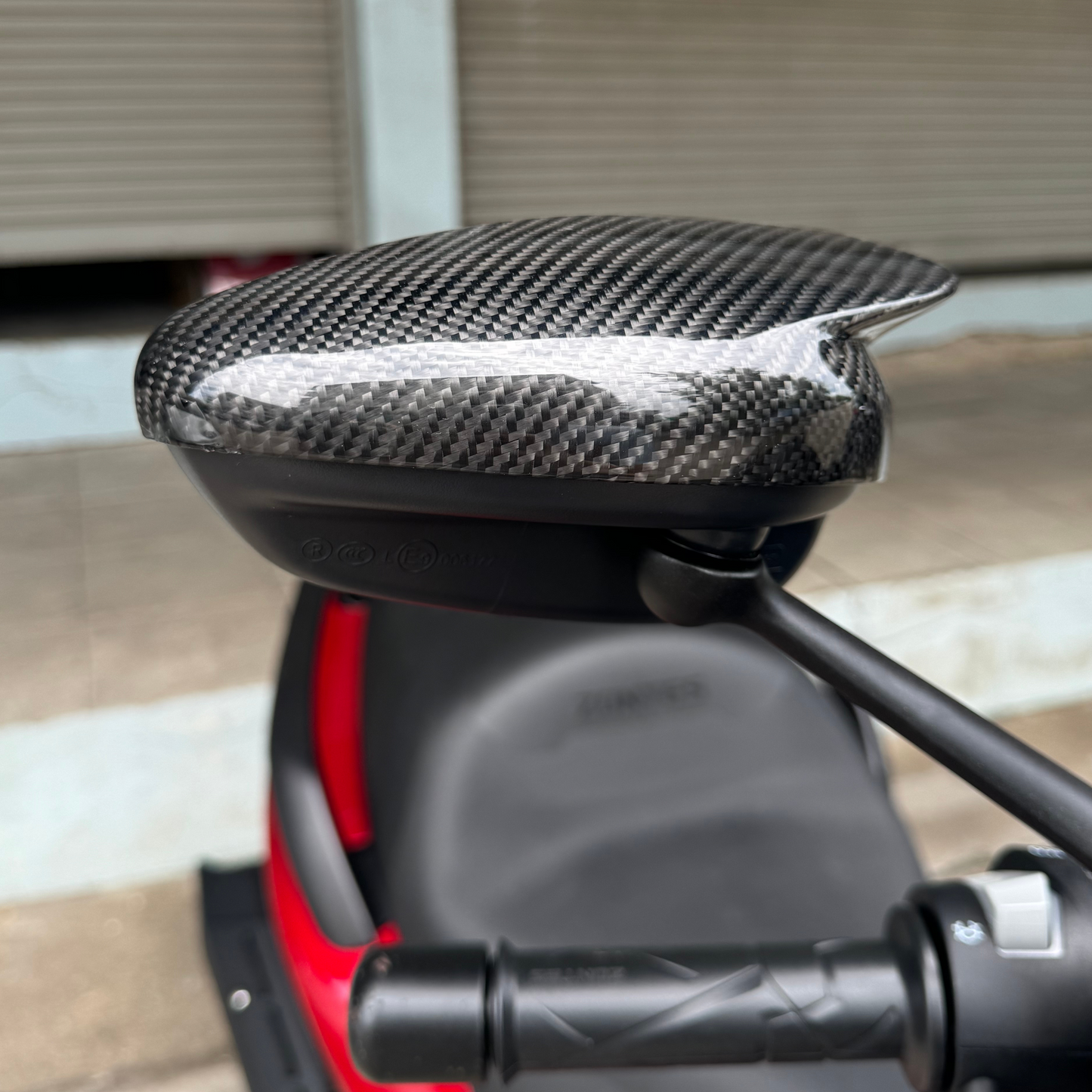 MIRROR COVERS WITH CARBON FIBER WRAP FOR ZONTES 350E