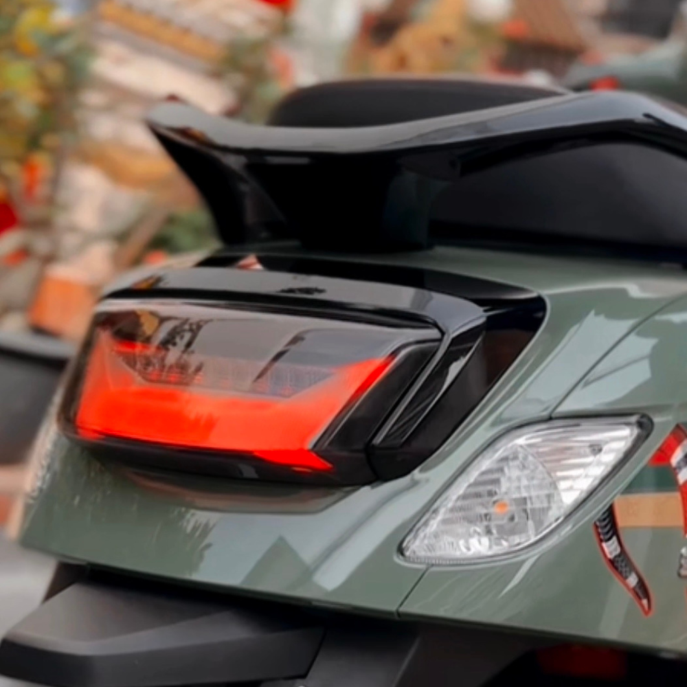 TAIL LIGHT GARNISH HONDA GIORNO+ 125